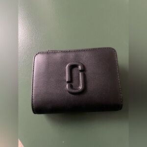 Marc Jacobs The dual J Marc Mini compact wallet